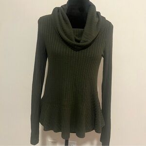 Maeve by Anthropologie Women’s Olive Green Ribbed Cowl‎ Neck Peplum Hem Top Sz S